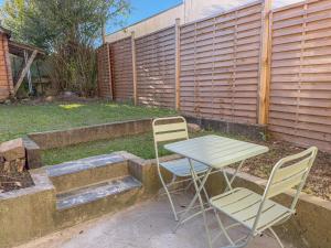 Maisons de vacances New Lovely cosy house with garden : photos des chambres