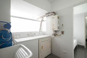 Modern Apt of 4 rooms with WiFi 100Mbps Parking Balcony