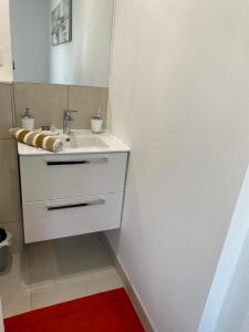 Superbe Chambre ParentaleDouche Privée et WC Privés, Wifi, Cuisine Intégrée