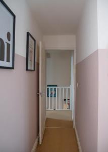 3x Bed Elegant House with Private Parking