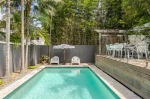 Newport Oases - Avalon