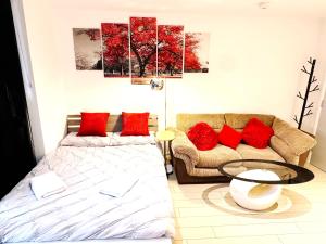 New Large 4 Bedroom & 3 Bathroom Flat near Angel Station in Zone 1 London for Max 13 Guests