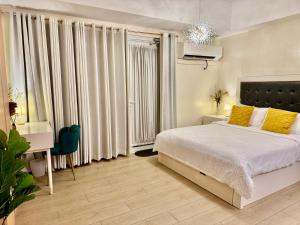 Cozy Home at Venice Luxury BGC