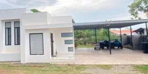 Minimalist House In Chitre - Calobre