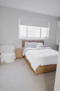 Bundeenas best-10br-Pool-Beach