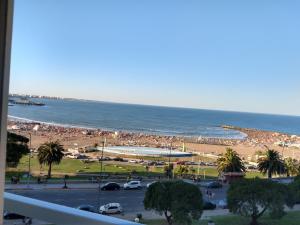 Bolivar y Guemes Frente Al Mar