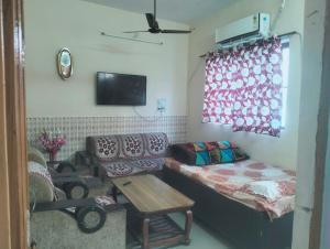 Kushwaha stayroom