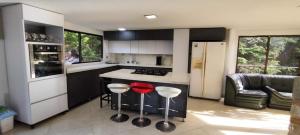 Hermosa Casa Finca en Santa Elena - Aeropuerto JMC