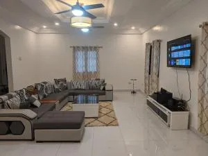 Luxurious modern home in Bijilo - Trankill