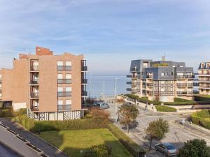 Appartements Appartement elegant avec balcon vue mer et parking securise a Cabourg - FR-1-788-50 : photos des chambres