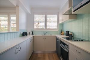 Quiet Little Manly 1 bed - 3min walk Harbour & Beaches w Level Access