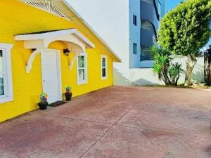Yellow Beachfront Dream Home - Divisadero