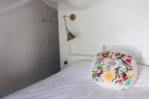 Casa Clara 2 bedrooms and 2 kitchens with a Large Garden and a Record Player!