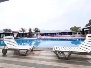 007 Universe Resorts And Spa - 卡尔贾特