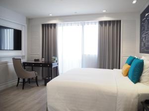 Centre Point Plus Hotel Silom - Newly Renovated