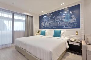 Centre Point Plus Hotel Silom - Newly Renovated