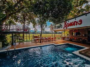 พูลวิลล่าเชียงใหม่ บ้านดำวัวแดง