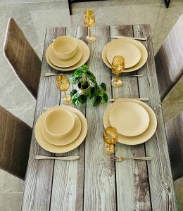 Urban Tranquil Haven Riverside Drive