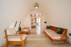 ELIVAAS Bogenvilla Luxe 3 BHK Villa Near Ozran Beach