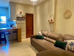 Apartamento RR Agradable y Moderno c 2 dormitorios y estacionamiento interno techado