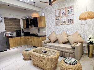 The Barrum Boulevard - Luxury 1BHK Apartment in Kuthal Gate