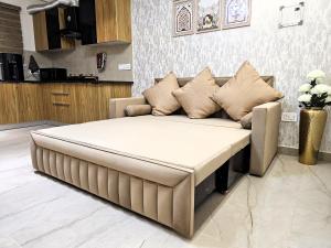 The Barrum Boulevard - Luxury 1BHK Apartment in Kuthal Gate