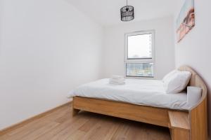 Sea Salt Spacious Apartment by BookingHost