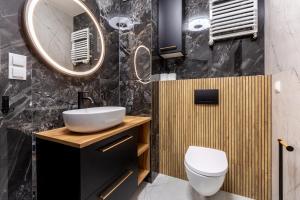 Sea Salt Spacious Apartment by BookingHost