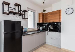 Sea Salt Spacious Apartment by BookingHost