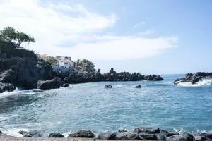 Casa Julio - rooms with private bathroom and shared kitchen - 3 min walk from the ocean - Chío