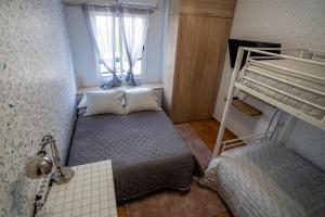 Casa Julio - rooms with private bathroom and shared kitchen - 3 min walk from the ocean