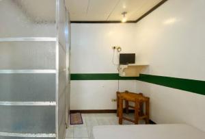 RedDoorz @ Classique Pan Oriental Hotel and Resort Batangas