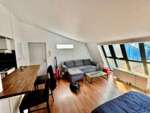 Grand studio a 2 pas du vieux port, quartier Gabut