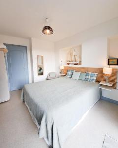 Appartements L-Oceanic - APPARTEMENT VUE MER, 50m DE LA PLAGE, RESIDENCE, TERRAIN DE TENNIS, WIFI : photos des chambres