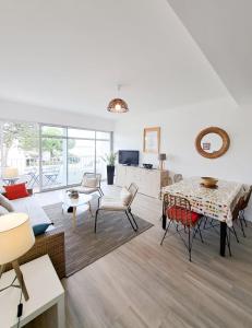 Appartements L-Oceanic - APPARTEMENT VUE MER, 50m DE LA PLAGE, RESIDENCE, TERRAIN DE TENNIS, WIFI : photos des chambres