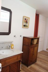 B&B / Chambres d'hotes Logement de charme & acces boutique brocante : photos des chambres