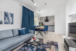 Rezydencja Niechorze - Nowoczesny Apartament - Parking & Taras z Ogrodem - by Noclegi Renters