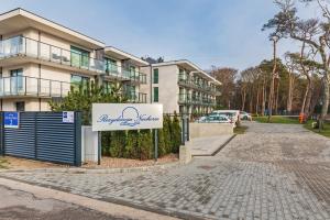 Rezydencja Niechorze - Nowoczesny Apartament - Parking & Taras z Ogrodem - by Noclegi Renters