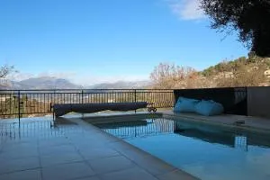 Sur les hauteurs de Nice, belle villa idéale en famille ou entre amis - 卡罗