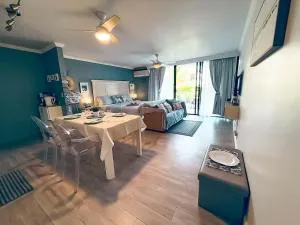 NEW Stunning Beachfront Condo at the Coral Beach - Smith Point