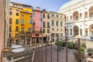 CASA MARGHERITA Basilica view & Terrace