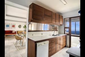 The Cloudy Bay of Funchal