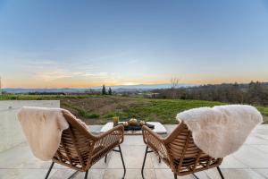 Mc Home Neues und sonniges Doppelhaus, Top 2 mit grossen Garten und E-Ladestation in Dobl bei Graz