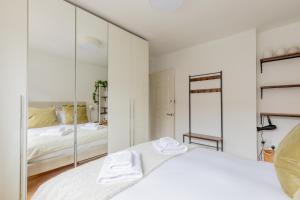 Stylish 2BD Home with Private Garden Nine Elms