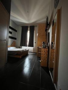 Economy Double Room room in Factory Design