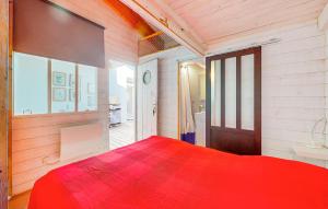 Maisons de vacances Gorgeous Home In Saint-Denis-D-oleron : photos des chambres