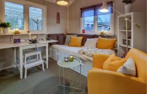 1 Bedroom Stunning Home In Göta