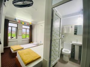 Community Holiday Inn