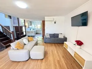 Pukekohe Farm House 5min to Town Centre - 普基科希