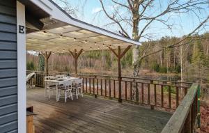 1 Bedroom Stunning Home In Göta